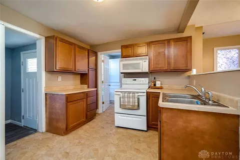 558 Sherman Ave, Springfield, OH 45503 photo 13