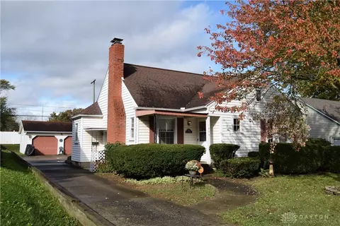 1545 Crestview Dr, Springfield, OH 45504 photo 1