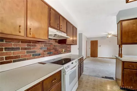 319 Villa Rd, Springfield, OH 45503 photo 8