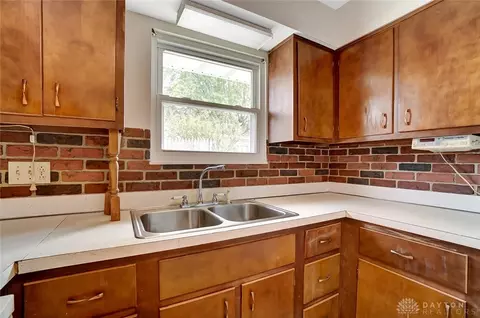 319 Villa Rd, Springfield, OH 45503 photo 5