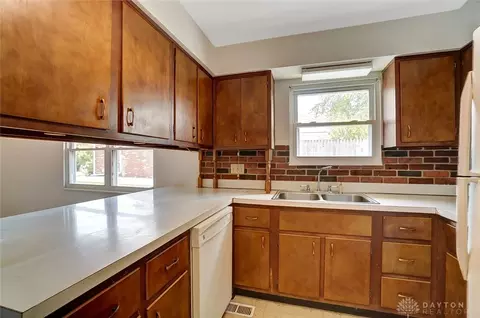 319 Villa Rd, Springfield, OH 45503 photo 4