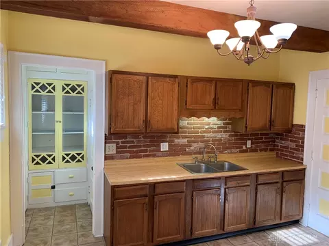 916 E Main St, Troy, OH 45373 photo 8
