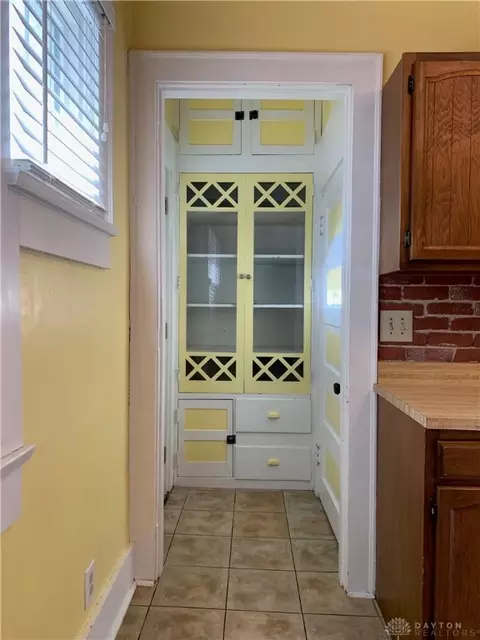 916 E Main St, Troy, OH 45373 photo 9