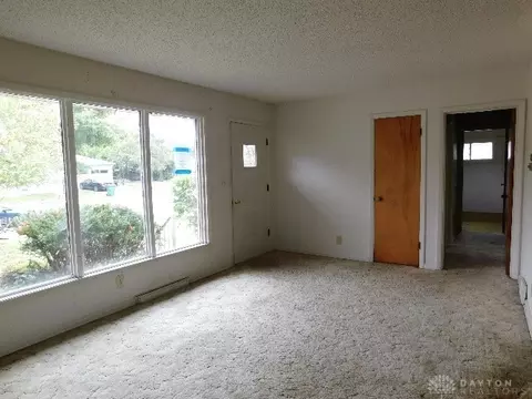 199 W Singer St, Springfield, OH 45506 photo 2