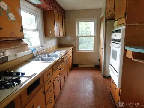 199 W Singer St, Springfield, OH 45506 photo 5