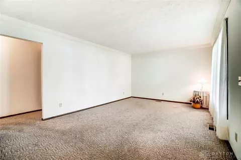 2054 Manhattan Blvd, Springfield, OH 45504 photo 6