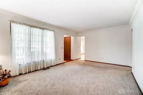 2054 Manhattan Blvd, Springfield, OH 45504 photo 8