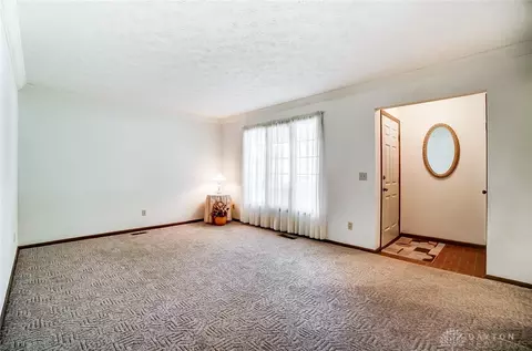 2054 Manhattan Blvd, Springfield, OH 45504 photo 7