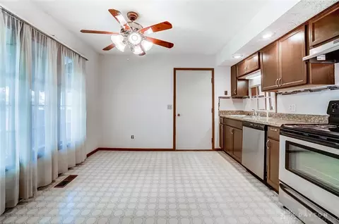 2054 Manhattan Blvd, Springfield, OH 45504 photo 10