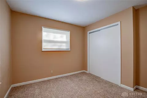 309 E South St, Gratis, OH 45330 photo 9