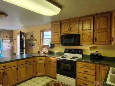 1604 Parkridge Dr, Springfield, OH 45506 photo 4
