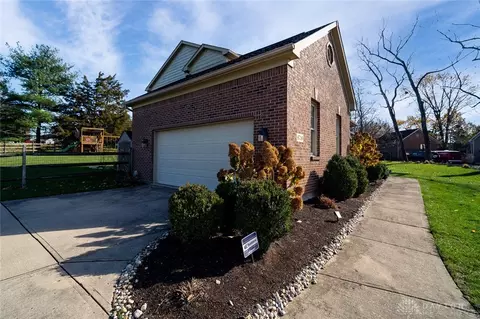 8716 Highmount Dr, Springboro, OH 45066 photo 5