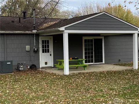 52 Joyce Dr, Fairborn, OH 45324 photo 2