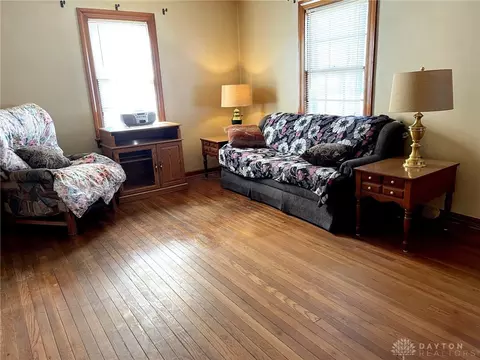 2 Maple St, Franklin, OH 45005 photo 8