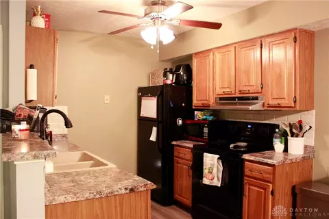 4040 Ryland Dr, Springfield, OH 45503 photo 9
