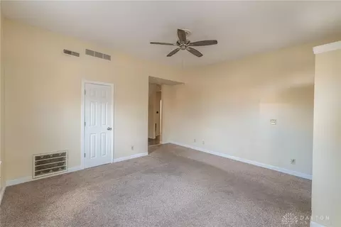 4626 Vine St, Cincinnati, OH 45217 photo 4