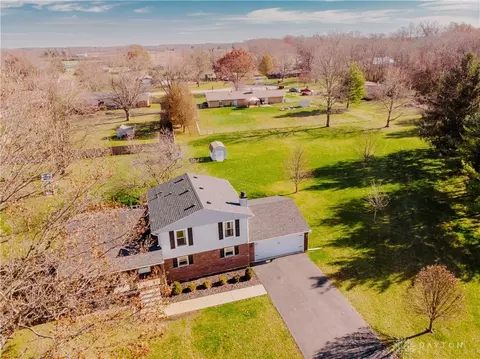 3730 Madrid Ct, Springfield, OH 45502 photo 4