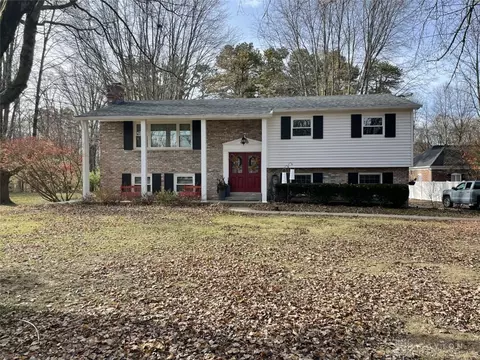 4615 Ward Rd, Morrow, OH 45152 photo 1