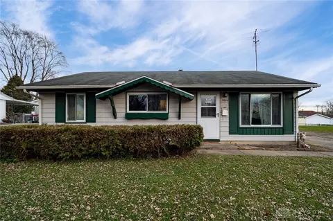 2004 Elmsford St, Springfield, OH 45506 photo 1
