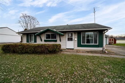 2004 Elmsford St, Springfield, OH 45506 photo 2