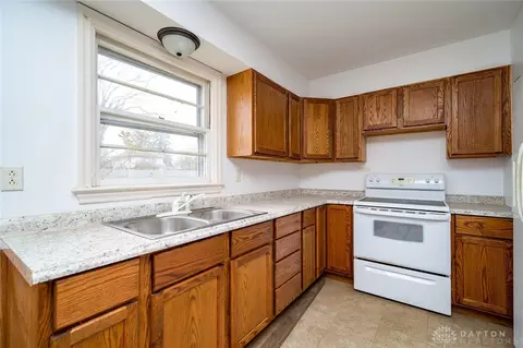 236 N Arlington Ave, Springfield, OH 45503 photo 9
