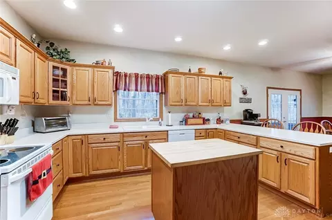 281 California Ave, Springfield, OH 45505 photo 17