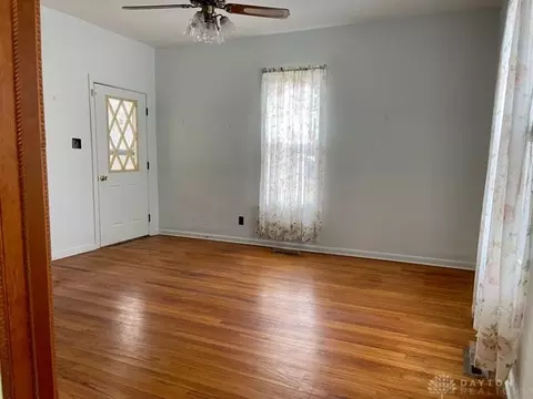 2863 E Possum Rd, Springfield, OH 45502 photo 3