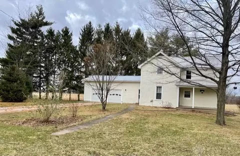 2863 E Possum Rd, Springfield, OH 45502 photo 2