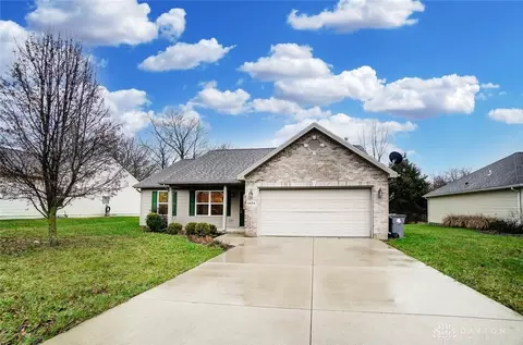1434 Michael Dr, Troy, OH 45373 photo 2