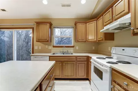 1434 Michael Dr, Troy, OH 45373 photo 11