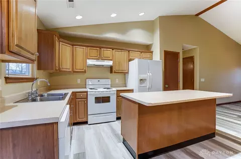 1434 Michael Dr, Troy, OH 45373 photo 9
