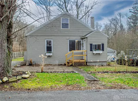 205 E Walnut St, Spring Valley, OH 45370 photo 2
