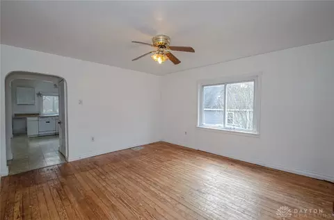 205 E Walnut St, Spring Valley, OH 45370 photo 4