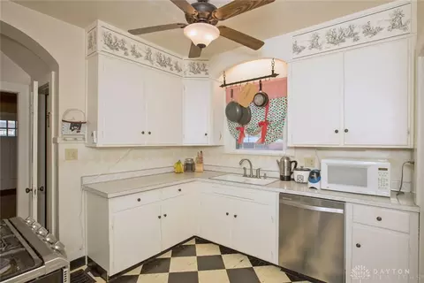 157 E Harding Rd, Springfield, OH 45504 photo 12