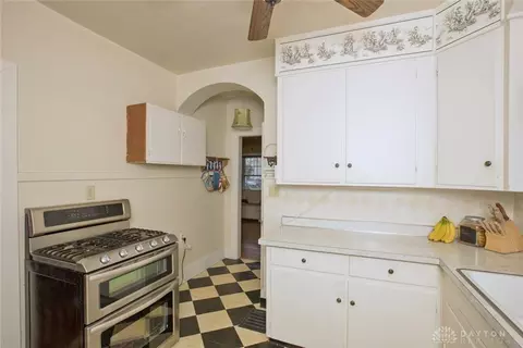 157 E Harding Rd, Springfield, OH 45504 photo 10