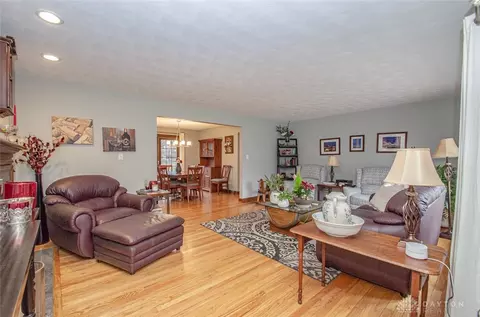 523 S Claridge Dr, Kettering, OH 45429 photo 3