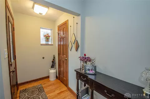 523 S Claridge Dr, Kettering, OH 45429 photo 2