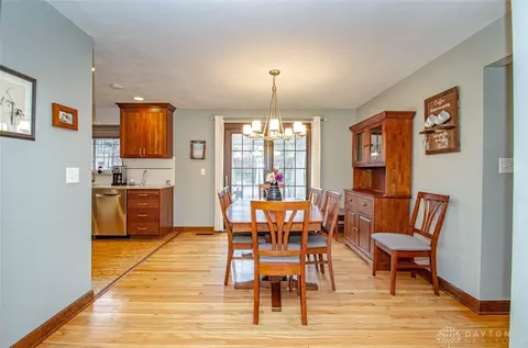 523 S Claridge Dr, Kettering, OH 45429 photo 8