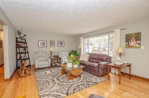 523 S Claridge Dr, Kettering, OH 45429 photo 4