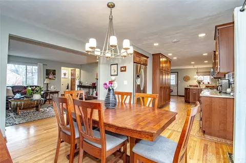 523 S Claridge Dr, Kettering, OH 45429 photo 9