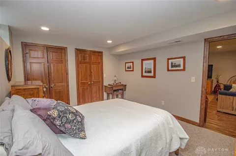 523 S Claridge Dr, Kettering, OH 45429 photo 32
