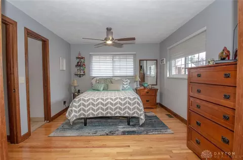 523 S Claridge Dr, Kettering, OH 45429 photo 18