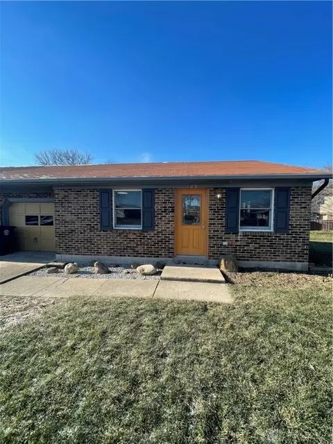 124 Regency Ct, Covington, OH 45318 photo 2
