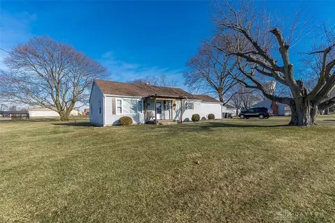 904 E Walnut St, Covington, OH 45318 photo 3