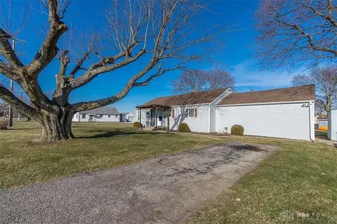 904 E Walnut St, Covington, OH 45318 photo 4