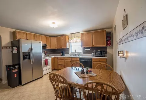 904 E Walnut St, Covington, OH 45318 photo 12