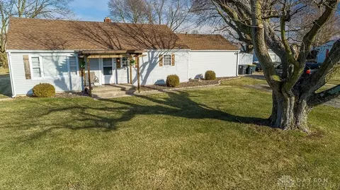 904 E Walnut St, Covington, OH 45318 photo 2