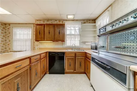 215 Circle Dr, Springfield, OH 45503 photo 27