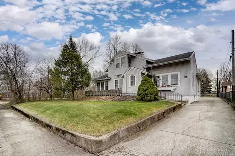 215 Circle Dr, Springfield, OH 45503 photo 4