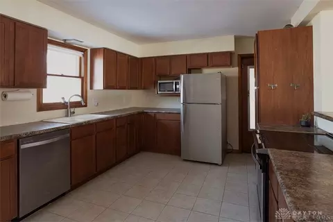 1402 Tener Pl, Springfield, OH 45502 photo 8